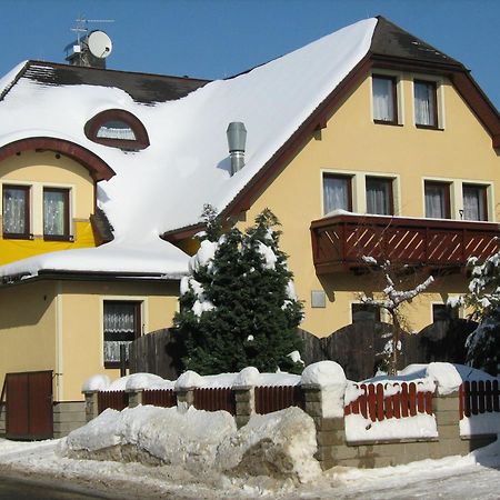 Penzion Albina - Restaurace Vysoké nad Jizerou Dış mekan fotoğraf