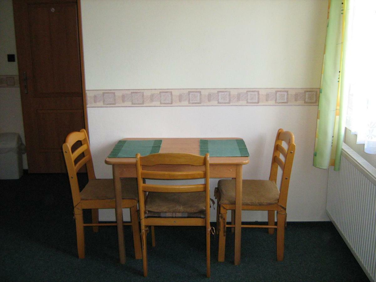 Penzion Albina - Restaurace Vysoké nad Jizerou Dış mekan fotoğraf